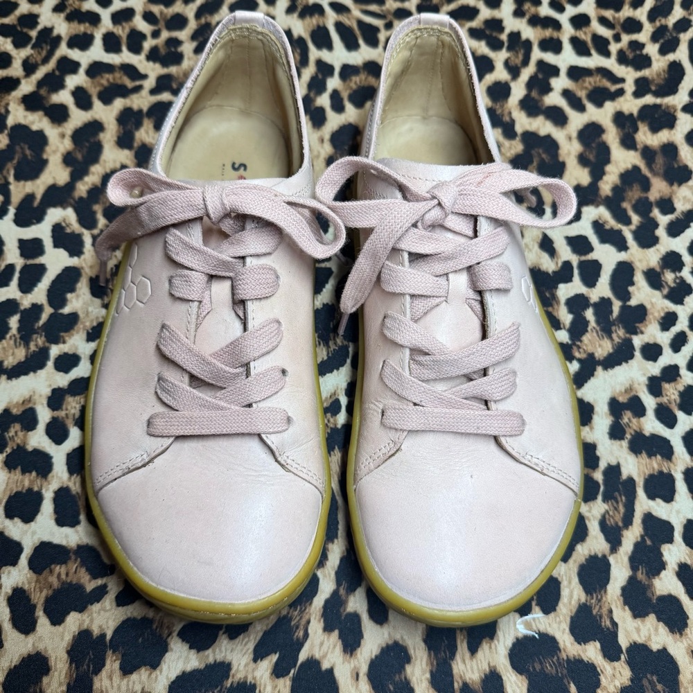 Vivo Barefoot Women's Pink Leather Sneakers size 36